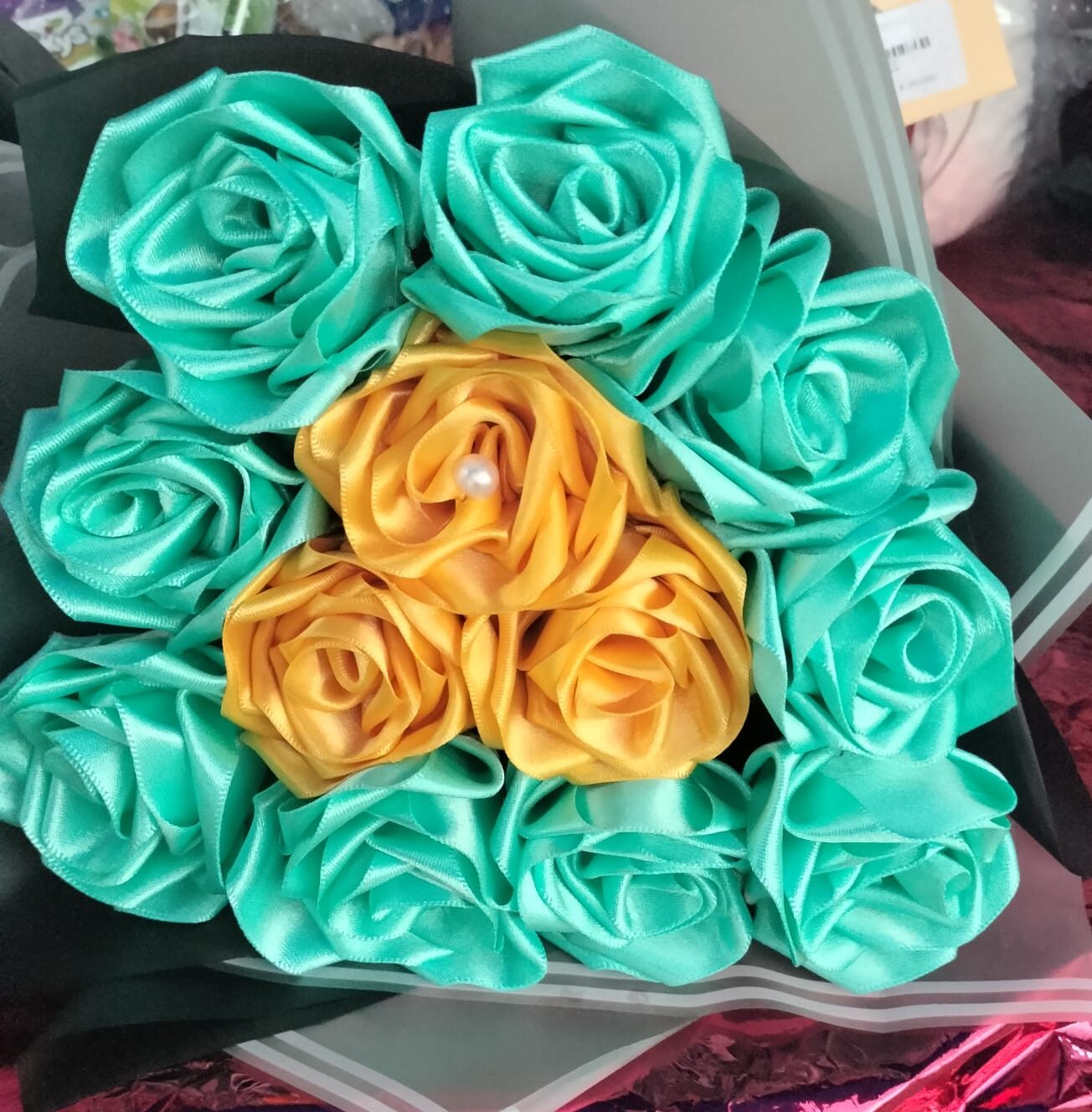 Bouquet turquesa y amarillo