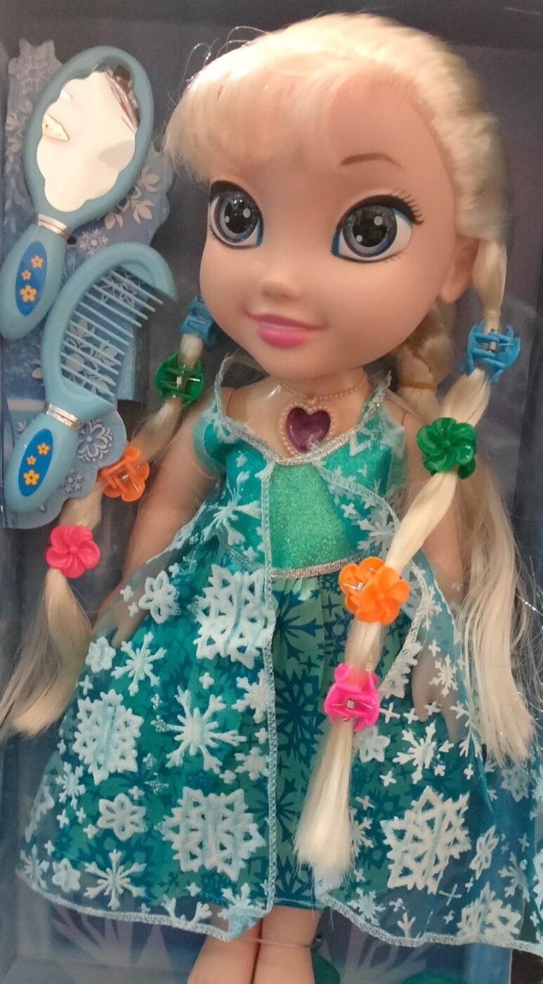 Muñeca infantil con accesorios