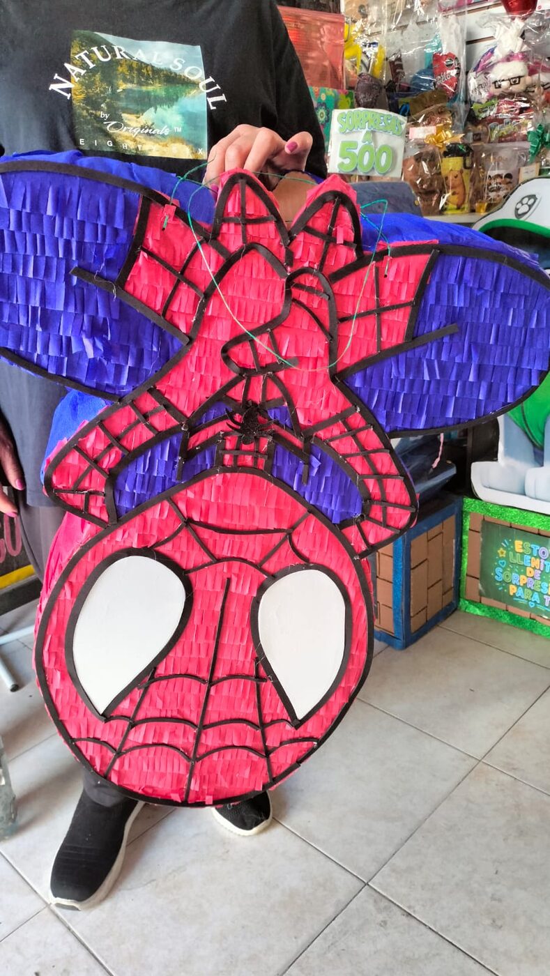 Piñata personalizada de Spiderman